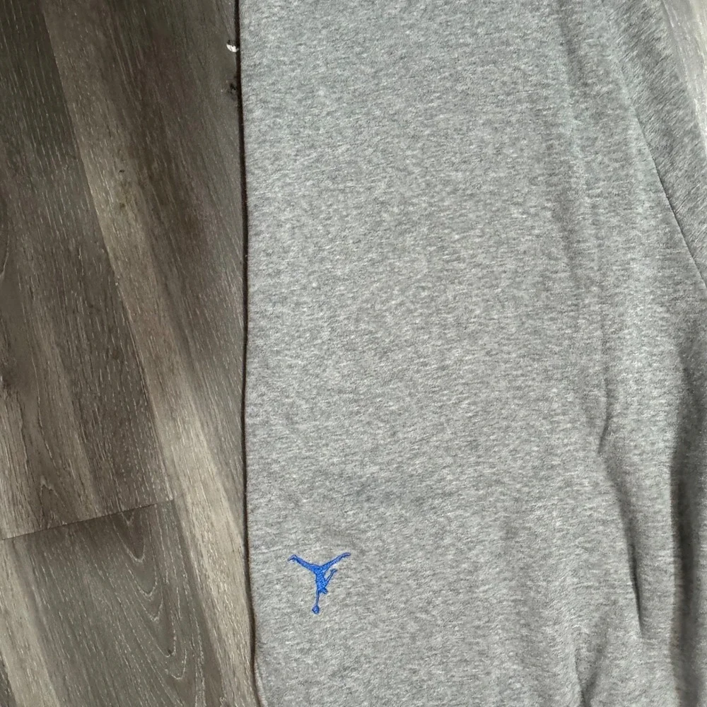 Jordan UCLA Gray Fleece Jogger Sweatpants Jumpman Athletic Pants Mens Med